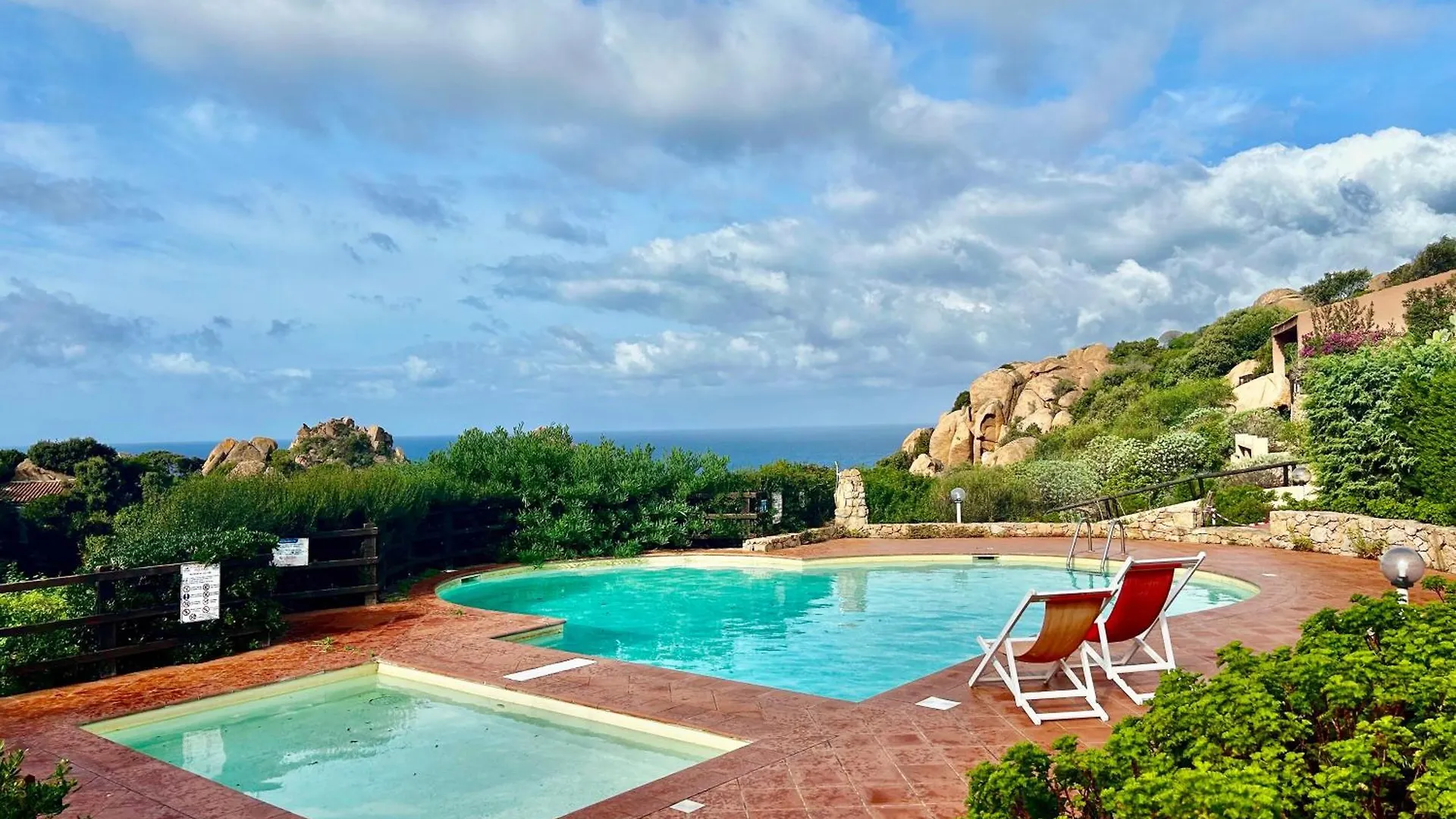Isa-Residence With Swimming-Pool In Costa Paradiso, Apartments 6 Beds With Private Outdoor Area Италия