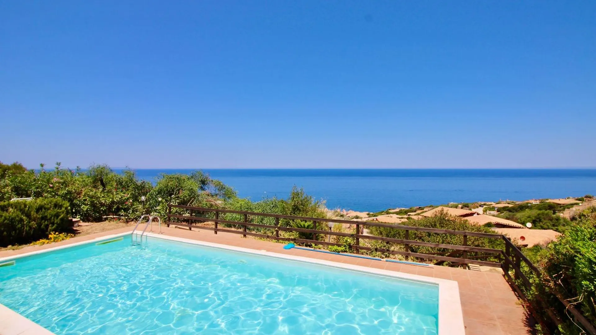 Isa-Residence With Swimming-Pool In Costa Paradiso, Apartments 6 Beds With Private Outdoor Area